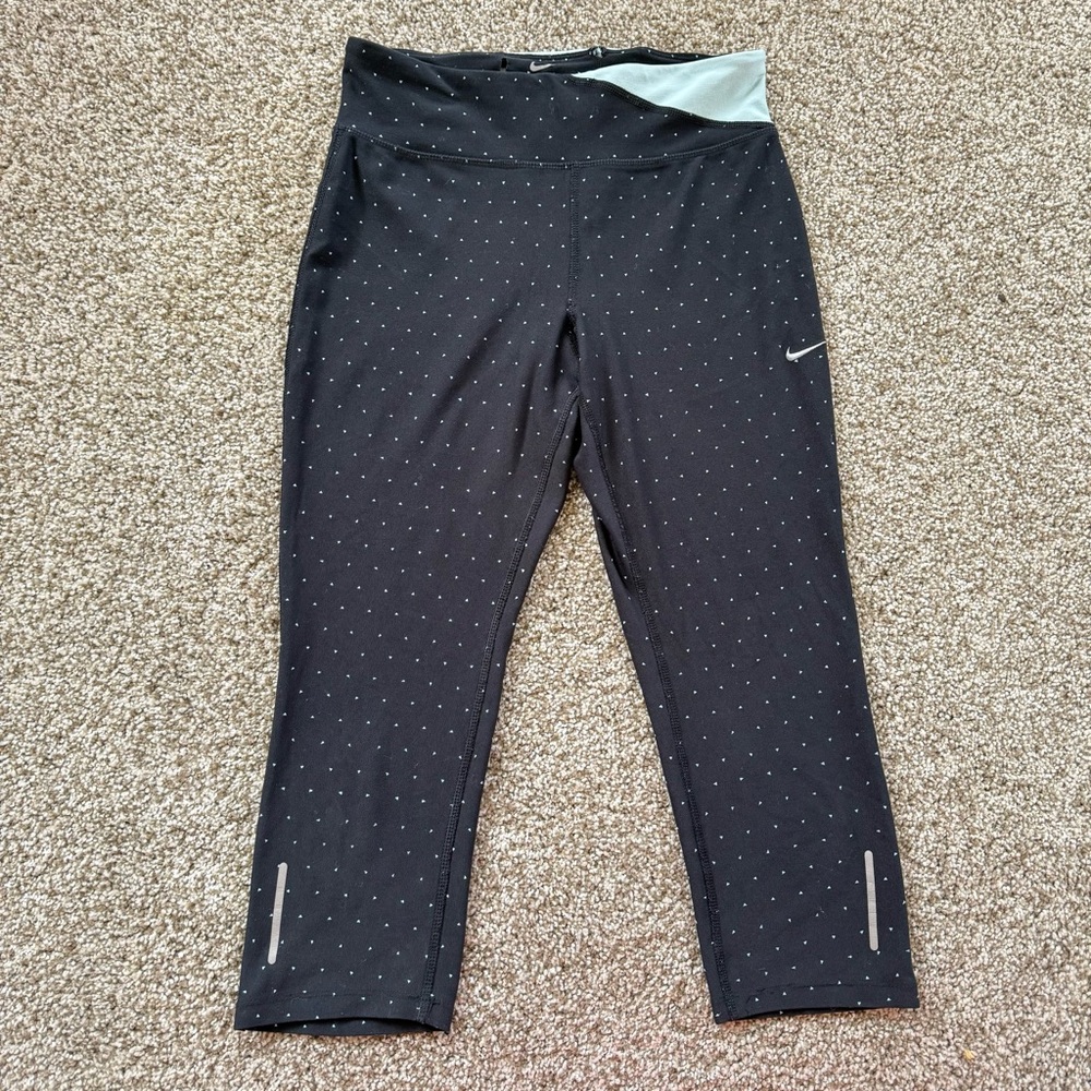 Nike Women’s Dry Fit Runners Capri Leggings Black w/ Baby Blue Dots (Size XS)